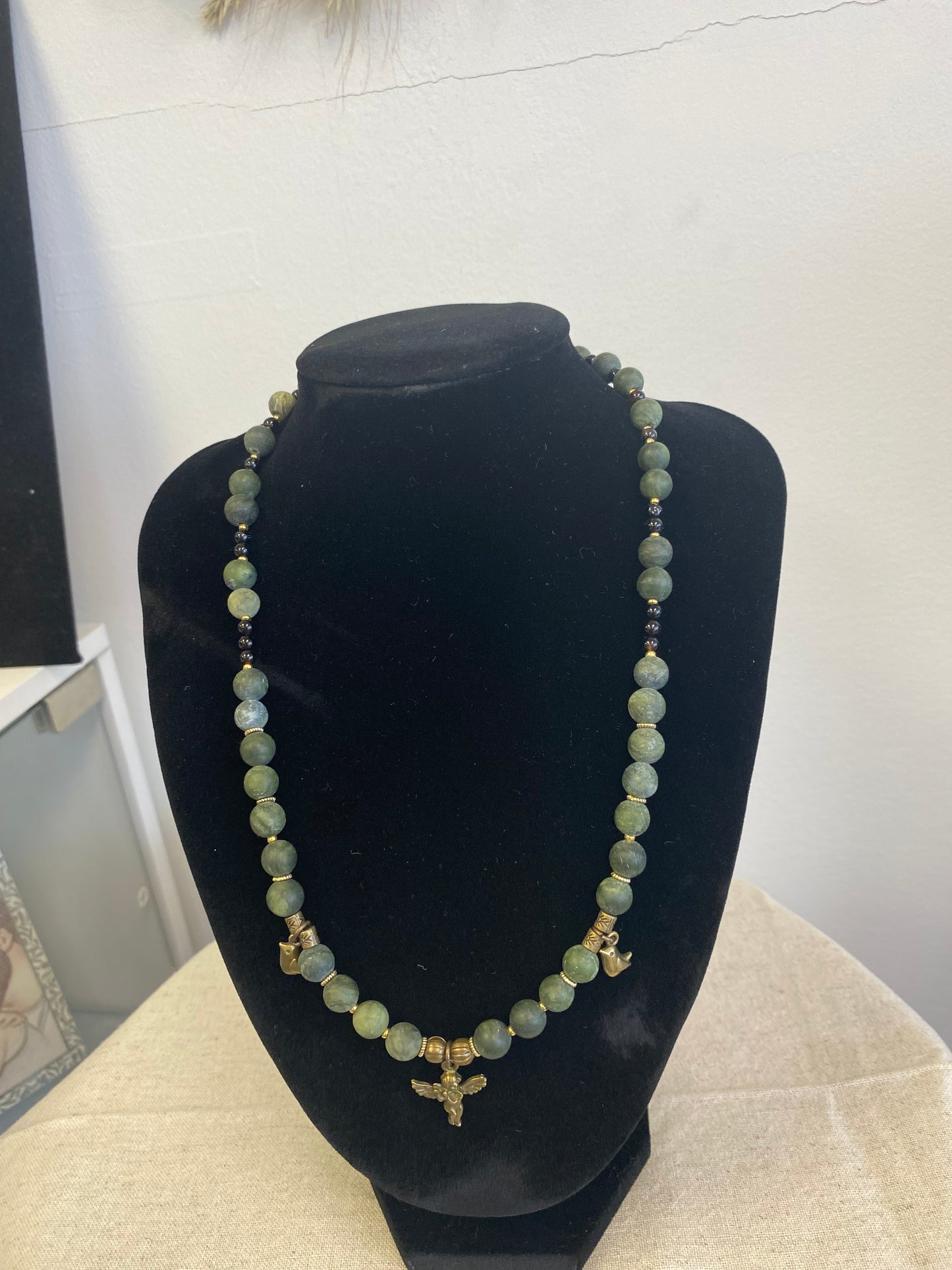 Намисто з підвісками пташками та ангелом-Howlite, Agate