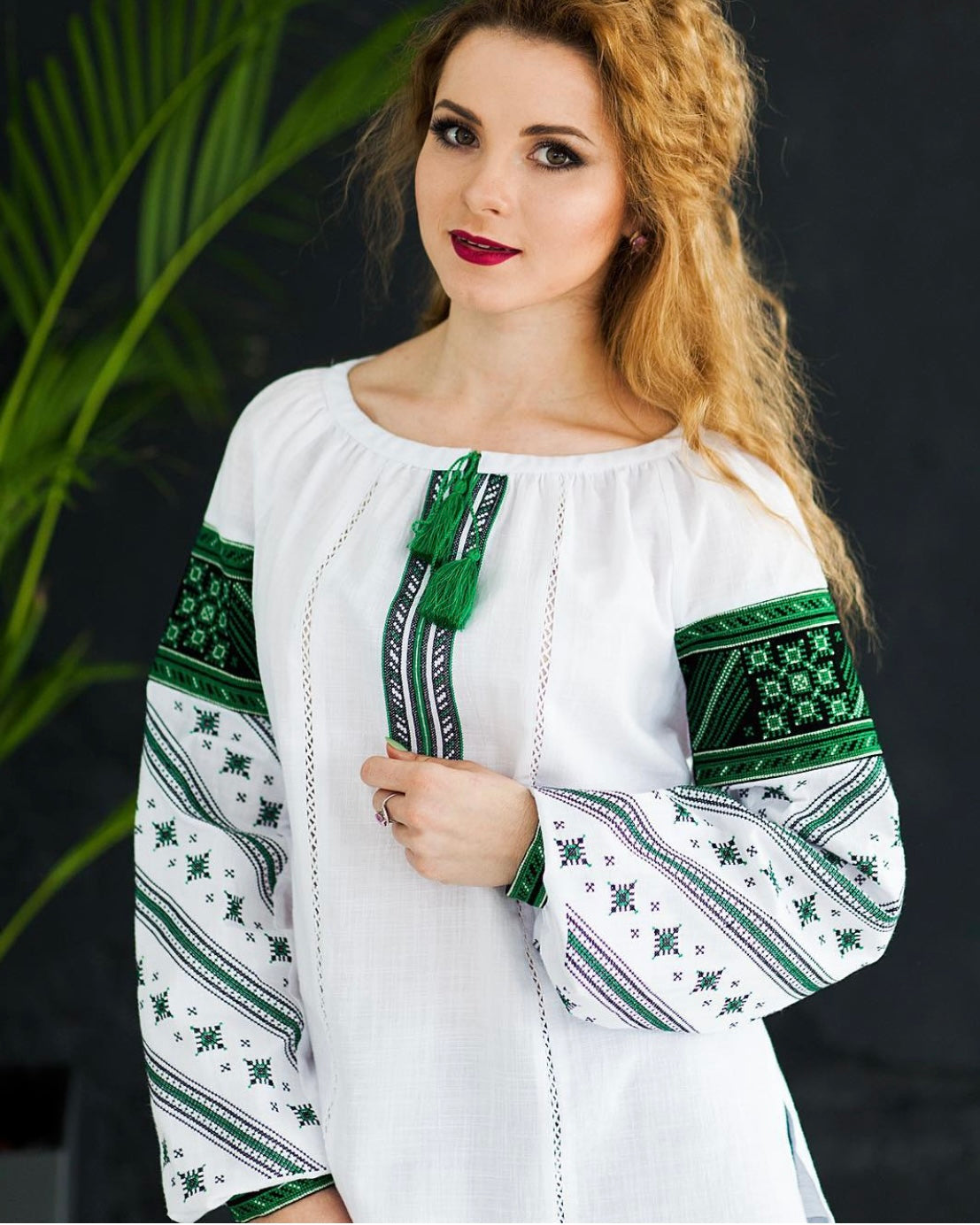 Embroidered blouse/..жіноча вишиванка