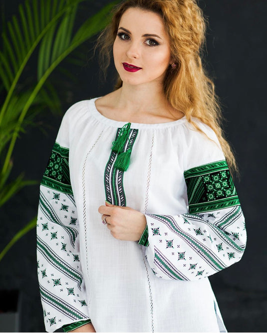 Embroidered blouse/..жіноча вишиванка